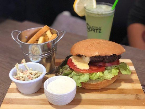 Latitud Norte GastroBar & Karaoke
